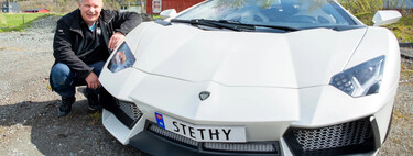 Se construyó su propio Lamborghini con piezas de Ikea y un V12 de BMW porque no tenía dinero para comprar uno nuevo 