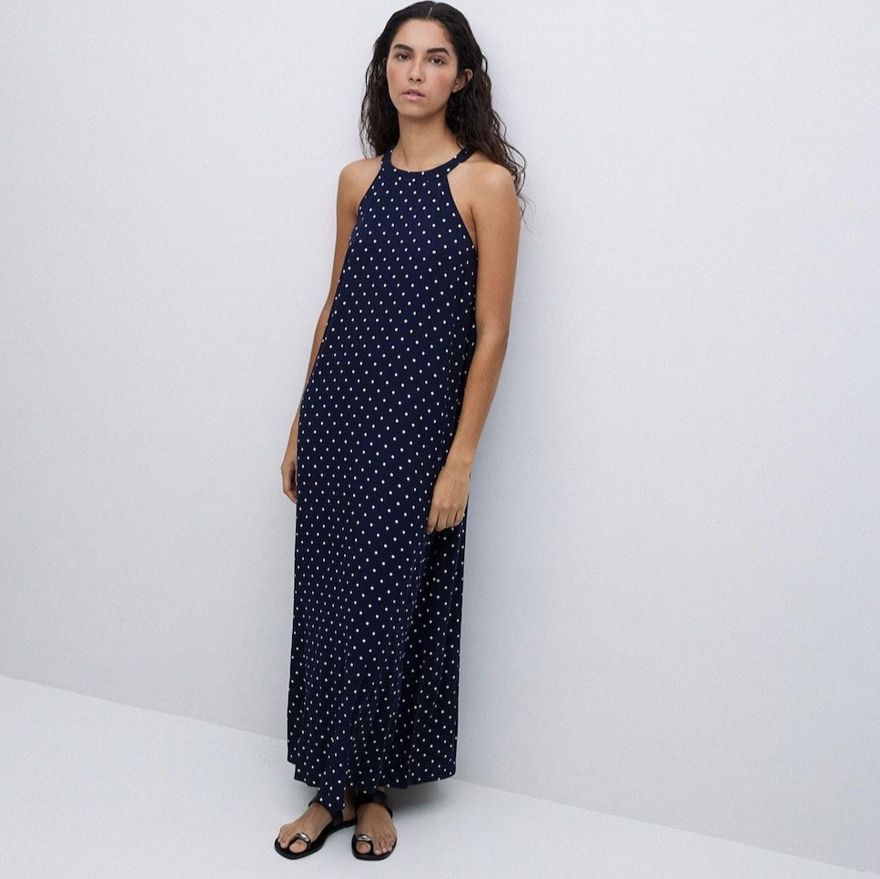 Yerse
Vestido largo con cuello halter y botonn en la espalda