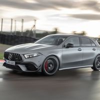 El Mercedes-AMG A 45 S, el hot-hatch más potente del mundo, ya tiene precio en México