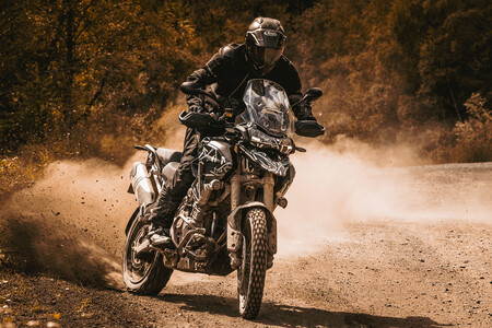 ¡Cuidado, maxitrails! La nueva Triumph Tiger 1200 se deja ver por primera vez en este vídeo