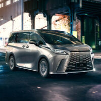 Toyota da un giro de 180 grados: de confiar todo en los híbridos para resistir a los coches eléctricos chinos a levantar una fábrica de coches eléctricos en China