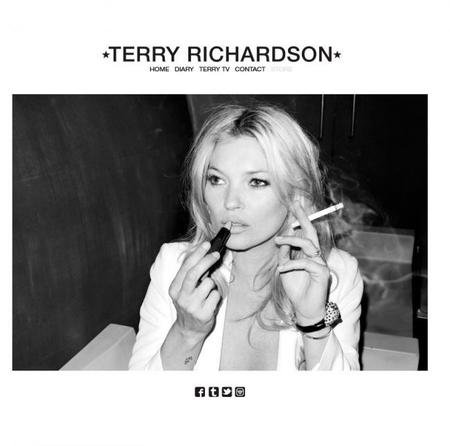 De nuevo en el punto de mira: Recogida de firmas contra el fotógrafo Terry Richardson