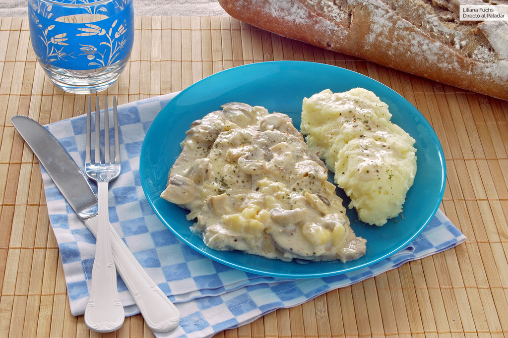 Receta de filetes de lomo de cerdo en salsa de champiñones con queso brie