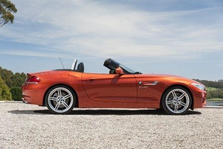 Kelly Clarkson maneja el nuevo BMW Z4