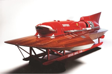A la venta el Ferrari Arno XI, un barco de competición de récord y el único del mundo con motor Ferrari