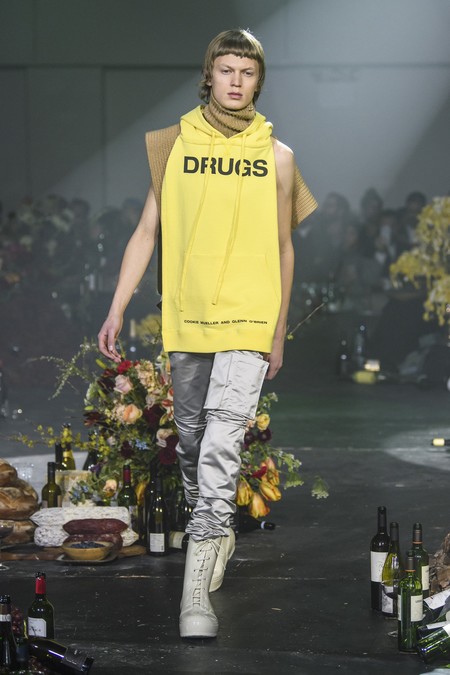 Raf Simons contra la glamurización de las drogas en su colección otoño-invierno 2018/2019