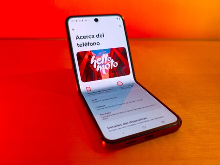 Moto Razr 60 Ultra 3