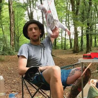 Detienen a un influencer ruso al viralizarse un vídeo donde zarandea de cabeza a su bebé de seis semanas