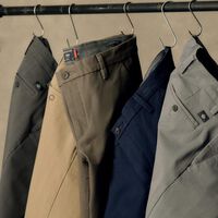Dockers liquida uno de sus pantalones más vendidos a mitad de precio en todos los colores y tallas