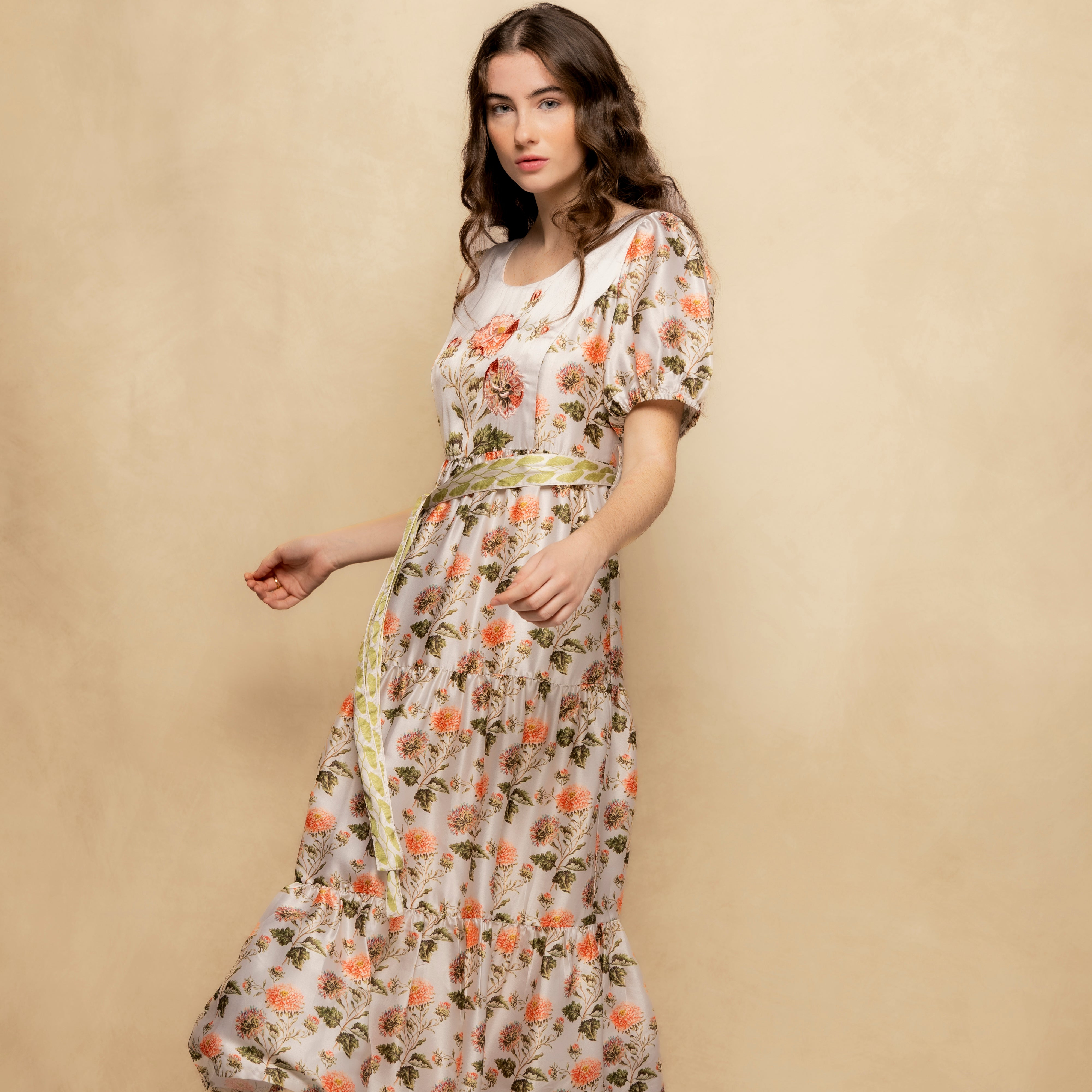 Vestido midi con escote redondo manga corta y estampado floral - Niza