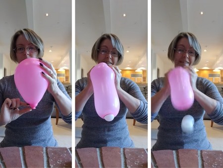Curioso vídeo viral: un globo y una pelota de ping pong para explicar qué sucede en el parto
