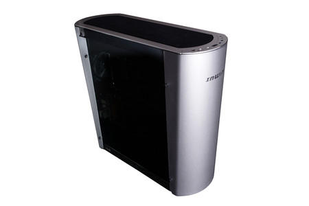 Si quieres montarte un HTPC elegante para el salón, la nueva caja In Win 915 será una buena candidata