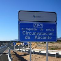 Fomento rebaja un 30 % el peaje de las nueve autopistas que rescataremos porque los coches no las usan