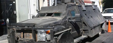 Os cartéis têm um veículo que parece saído de Mad Max: é o "narcotanque" e virou um pesadelo no México 