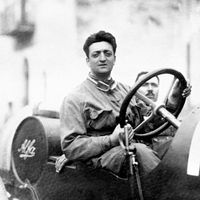 Enzo Ferrari cumpliría 120 años hoy y estas magníficas fotos lo celebran como se merece