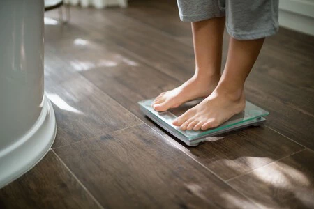 "He aumentado dos kilos de un día a otro": estas son las posibles razones de los cambios de peso injustificados
