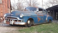 Es tendencia: compraventa de coches 'vintage' en su salsa (de óxido)