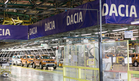 De los R8 comunistas al triunfo de los coches low cost. 50 años de Dacia y su modernización