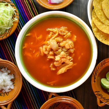 Salsas para pozole que no son de chile de árbol: opciones originales para sorprender en septiembre