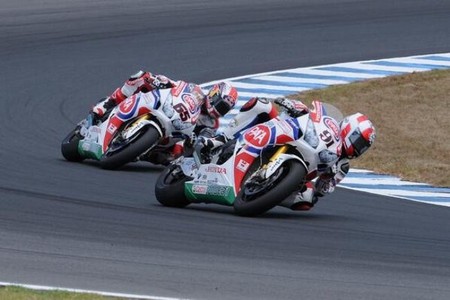 Leon Haslam y Jonathan Rea