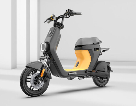 Segway eMoped C80: un pequeño ciclomotor eléctrico para conquistar la ciudad con hasta 85 km de autonomía