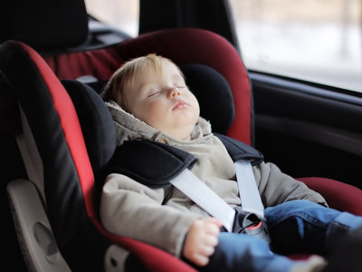 ¿Realmente tienes claro cuándo llevar a tu peque a contramarcha?