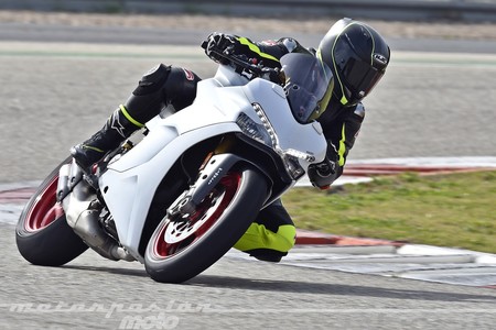 Ducati Supersport S 2017 007