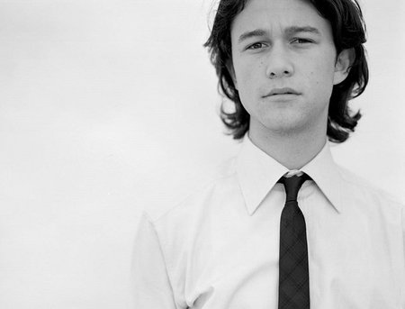 Joseph Gordon-Levitt, espero que no le tengas miedo a los murciélagos