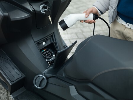 Nerva Nueva Marca Espanola Scooter 003