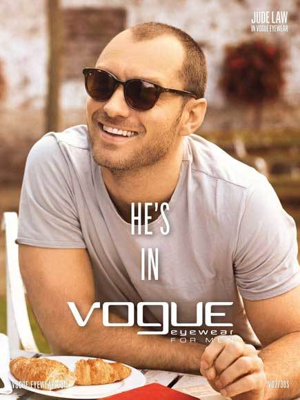 Ya sea con gafas de pasta o de metal, Jude Law deslumbra como imagen de Vogue Eyewear