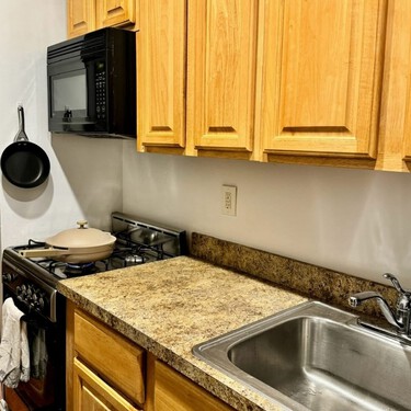 Así puedes renovar una cocina de forma rápida, sin obras y sin tocar los armarios: no parece la misma