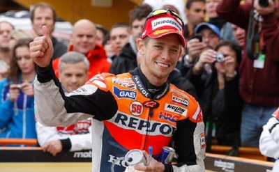 Maverick Viñales, Michele Pirro y Casey Stoner consiguen emocionarnos en las tres carreras