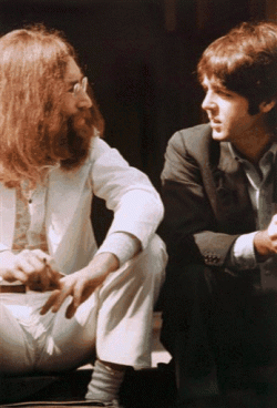 A Lennon le molaba McCartney