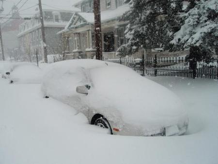 Toyota Prius Enterrado En Nieve