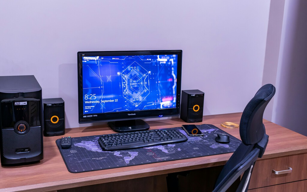 Si tienes viejos altavoces de ordenador en casa, tienes un tesoro: así puedes usarlos para mejorar el sonido de tu Smart TV