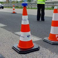 La DGT ha tenido una idea: va a poner balizas de vigilancia en cada cono de obras en carretera para agilizar el tráfico