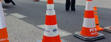 La DGT ha tenido una idea: va a poner balizas de vigilancia en cada cono de obras en carretera para agilizar el tráfico