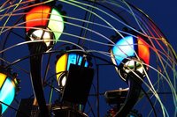Luces de artistas iluminan la navidad en Turín