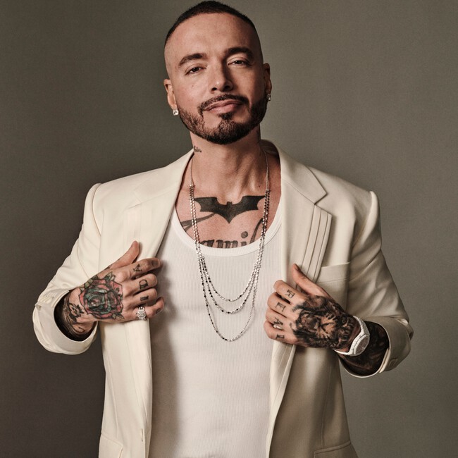 J Balvin Planta Cara A Bad Bunny Y Anuncia Junto Con Nike Las Air Jordan Color Mazapan Que Le Dan Vida A Tus Looks Neutros Del Otono 2
