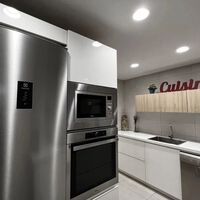 En la reforma nadie me avisó y lo pago cada vez que abro la nevera: la regla clave que deberías conocer al diseñar la cocina