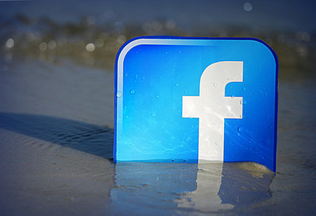 Separar lo personal de lo profesional en una red social