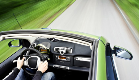 ¿Qué se necesita para convertirse en autoridad del mundo motor y hacer reviews de carros?