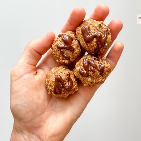 Trufas de granola, un snack fácil de hacer, nutritivo y bien rico con solo cuatro ingredientes