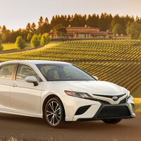 El Toyota Camry 2022 estrena asistencias de manejo en México para toda la gama