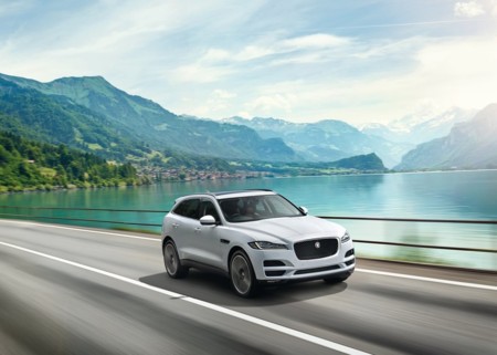 Jaguar F Pace 16