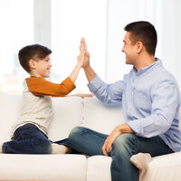 Cinco frases alternativas al "muy bien" para decir a nuestros hijos y fomentar su esfuerzo, autonomía y espíritu crítico