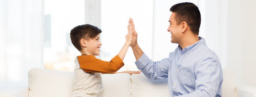 Cinco frases alternativas al "muy bien" para decir a nuestros hijos y fomentar su esfuerzo, autonomía y espíritu crítico