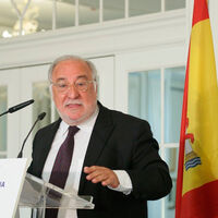 Pere Navarro, director de la DGT, confunde los detectores de radar con los inhibidores para argumentar las nuevas multas 