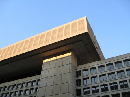 El FBI comunicó a la FCC que no debía perturbar su capacidad de controlar la red
