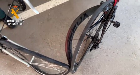 Un Ciclista Sexagenario Provoca Un Accidente De Trafico Y Con Drogas En Sangre002